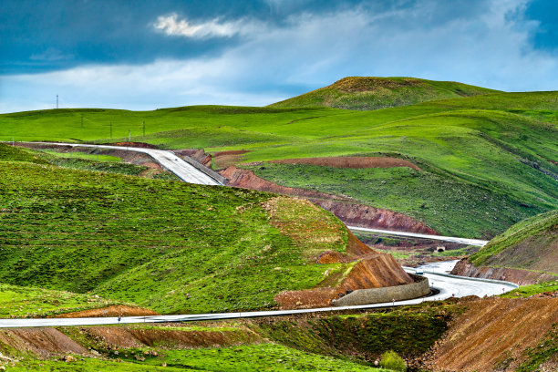 雨前天空公路