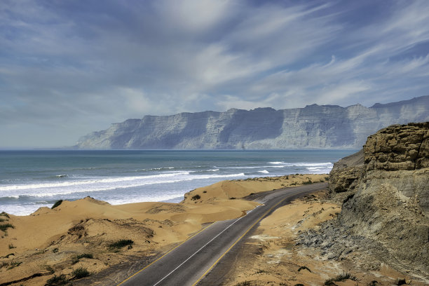 山峰公路日落风景