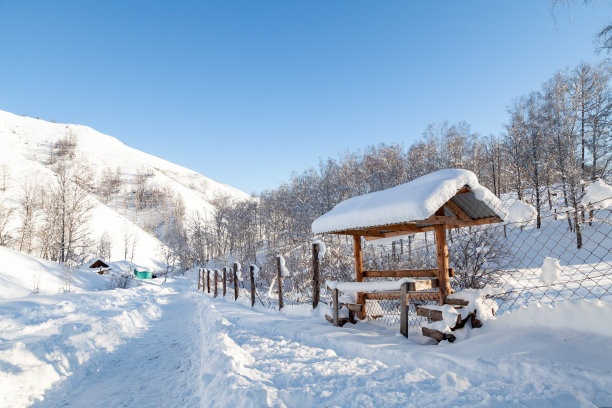 日公园长椅风景