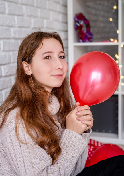 快乐的情人节庆祝活动，红色的气球