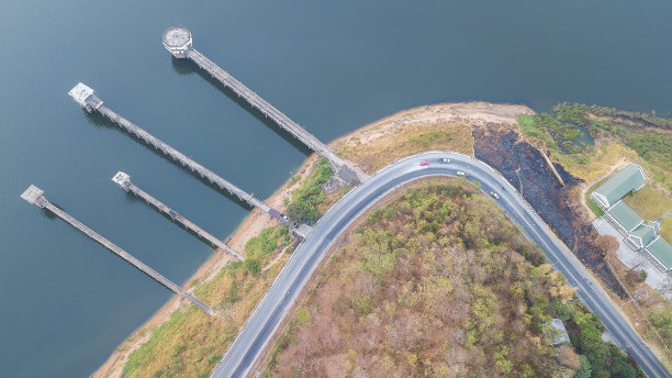 夏季海边建筑自然风光背景素材