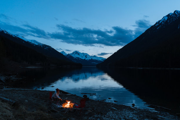 夜景图片 江边山水夜景 美丽