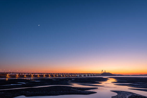 夜空下的海滩