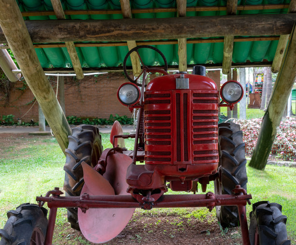 拖拉机,红色拖拉机,农用机械