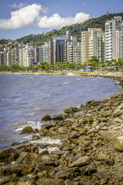 热闹的海滩