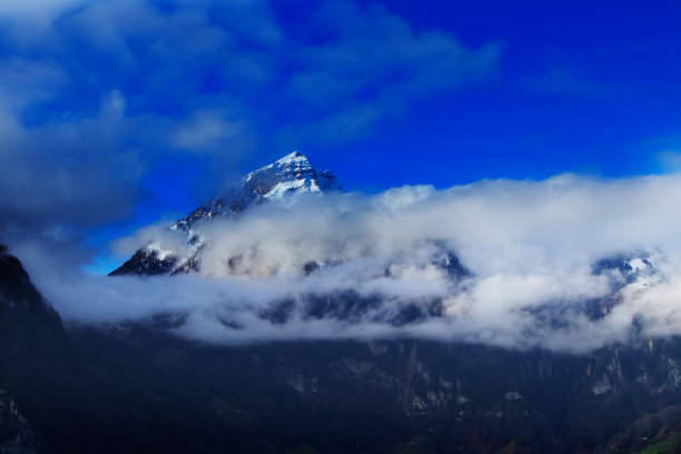 壮丽的高山美景