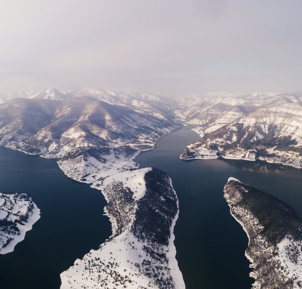 大江湖畔禅意山水