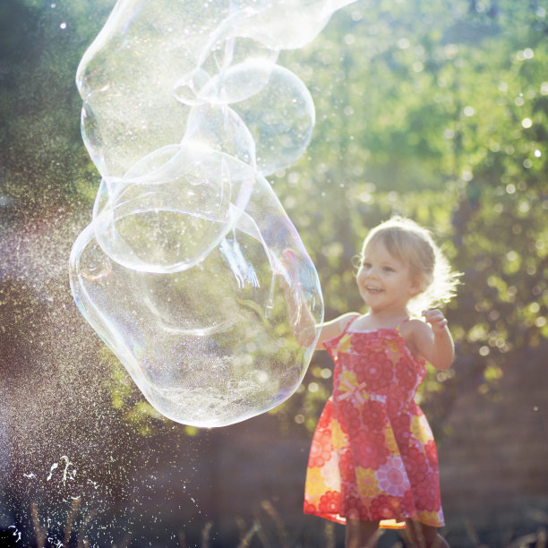 儿童与泡泡,玩泡泡的孩子,泡泡