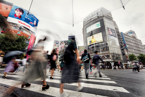 日本街道上的行人