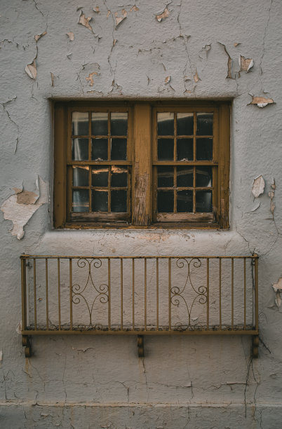 废弃的窗户