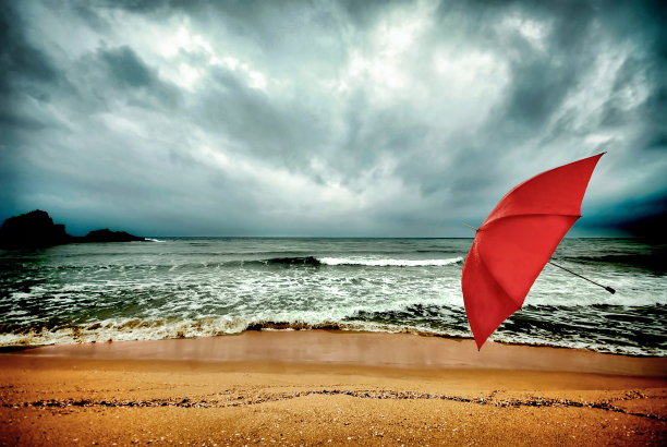 雨中海边风景摄影