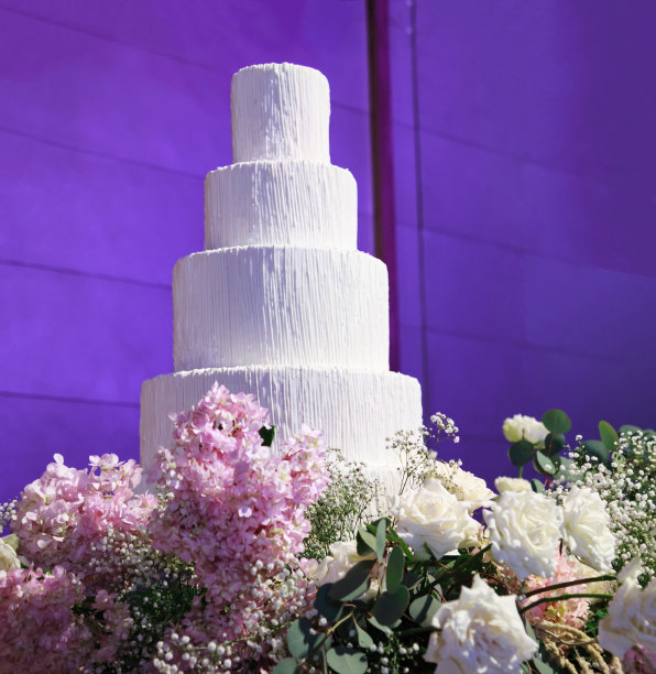 紫色浪漫婚礼背景墙