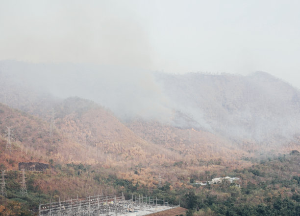 山区森林火灾