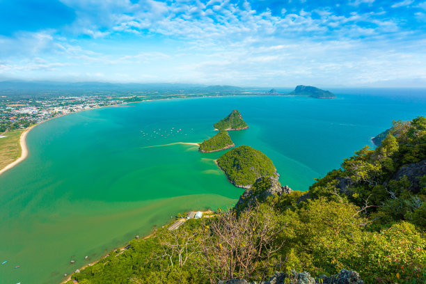 航拍海岛丛林风景