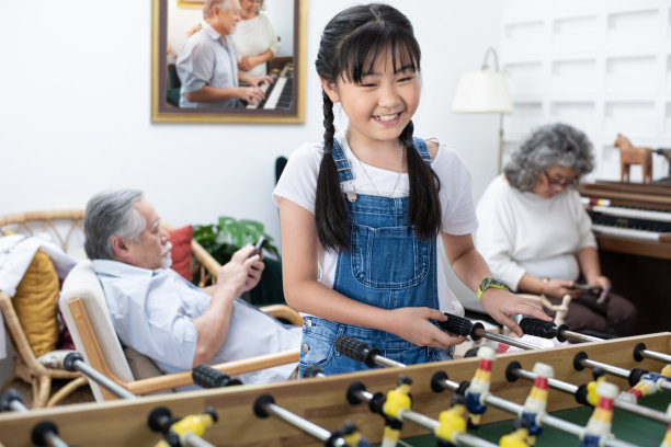 与孩童下棋