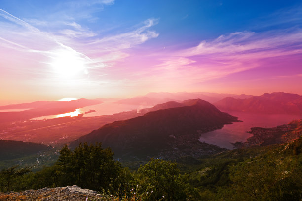 夏季海边建筑自然风光背景素材