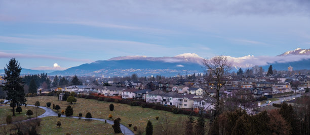 地产山景房