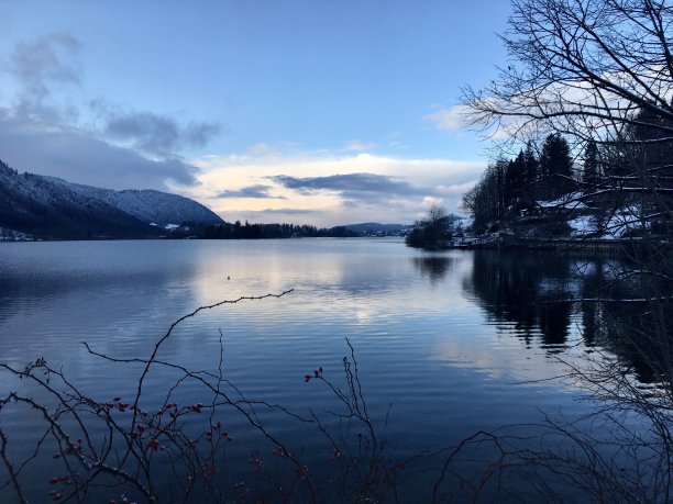 日公园长椅风景