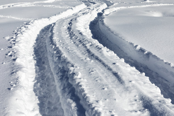 下雪后的操场