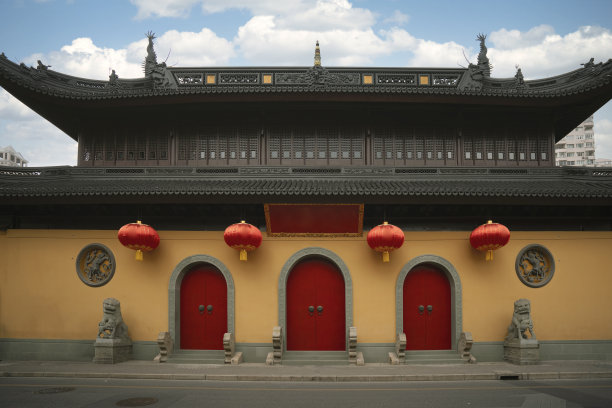 红色佛教建筑