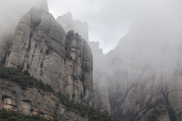 风景峡谷云雾