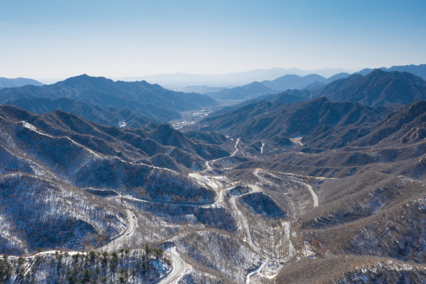 汽车雪山