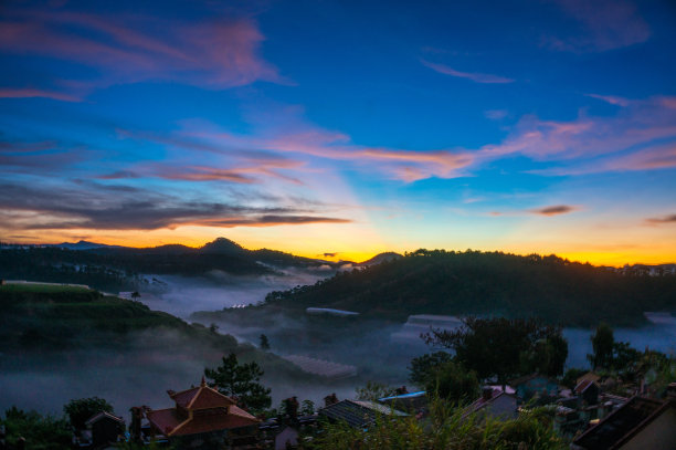 远山丛林美景