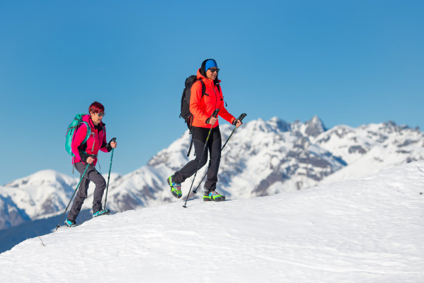 冒险探险登山攀爬