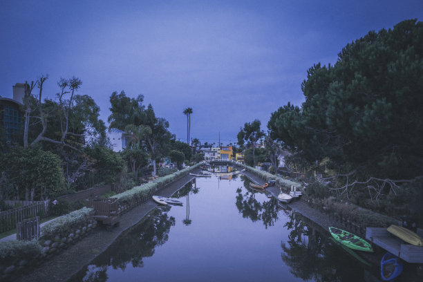 餐馆夜景