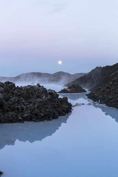 游泳池和海景