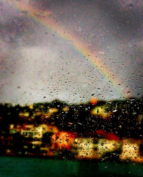 彩色雨景