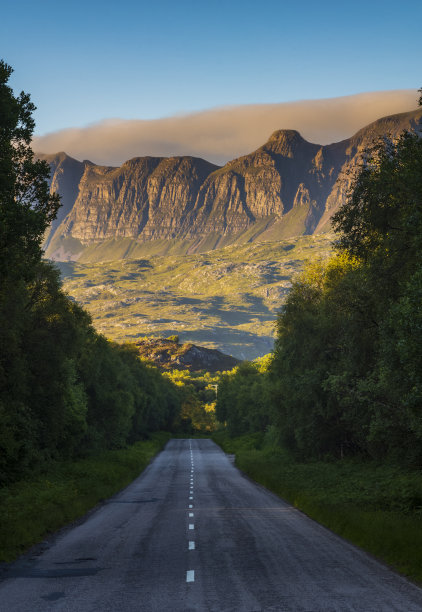 山峰公路日落风景