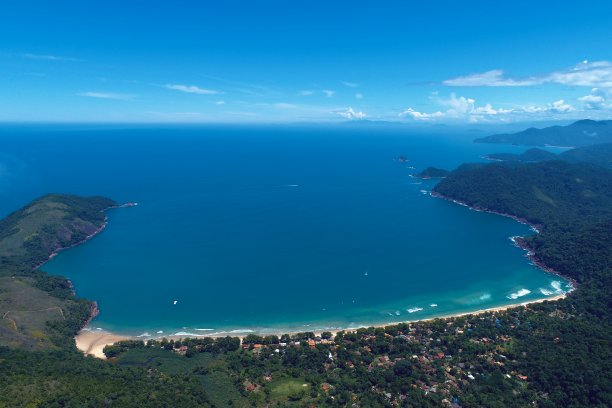 海洋岛屿海岸线航拍4k