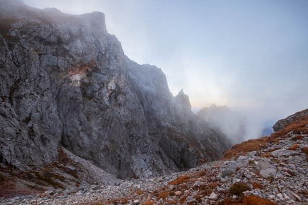 山峰公路日落风景