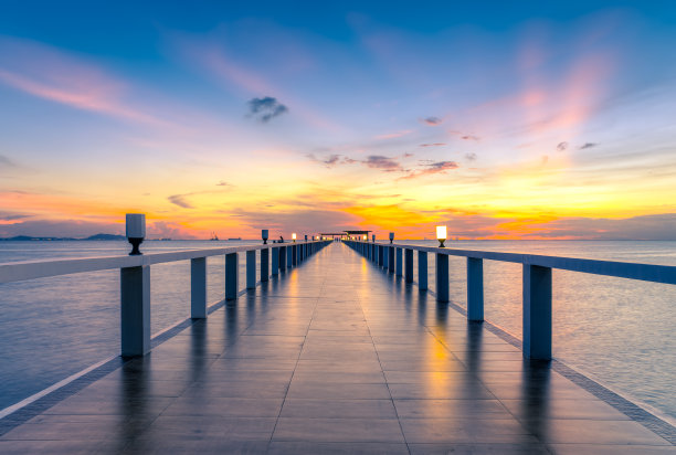 夏季海边建筑自然风光背景素材