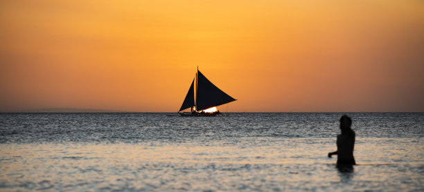 阳光帆船