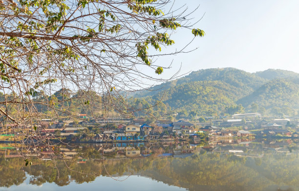 中式地产山峰湖水湖泊