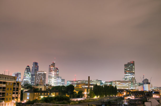 夜色下的小镇风景