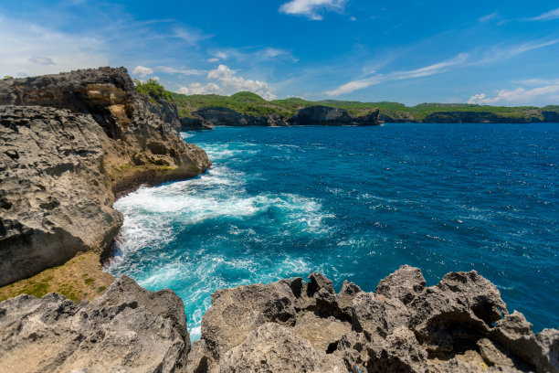 游泳池和海景