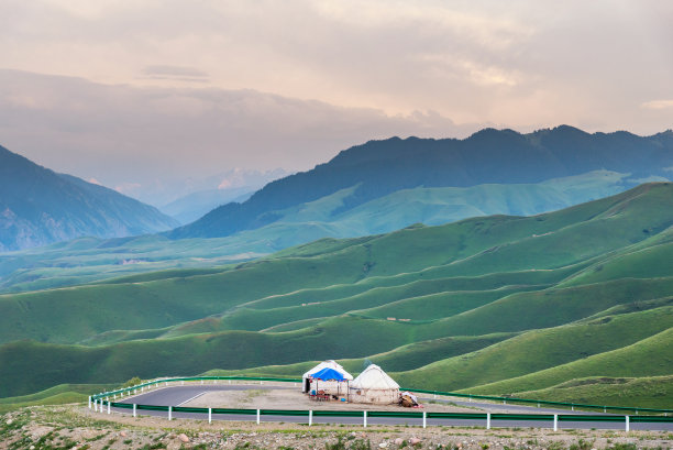 蒙古族旅游