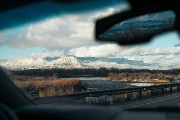 汽车雪山