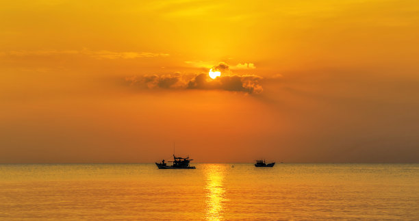 海上朝霞晚霞