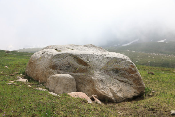 天山晨光