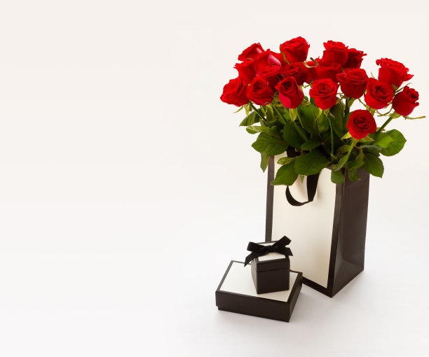 红色玫瑰花礼品盒