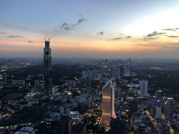 夕阳下建筑群摄影