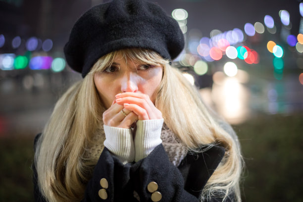 女性,夜晚,冬天