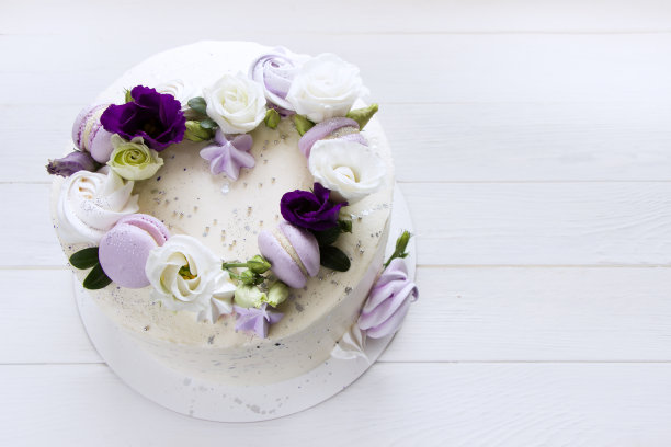 蛋糕与花束
