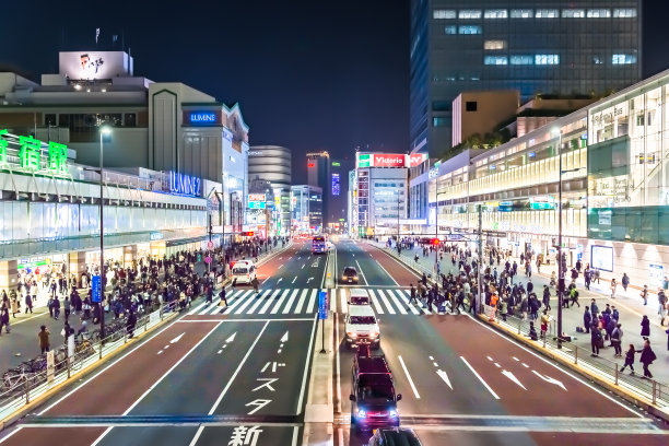 日本街道上的行人