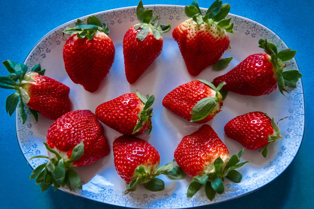 草莓糖果包装设计