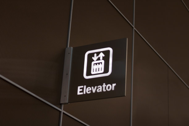 电梯门广告